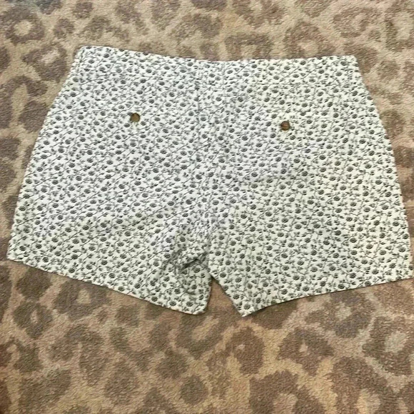 Old Navy White and Navy Floral Print Cotton Short Size 12 - Picture 4 of 5